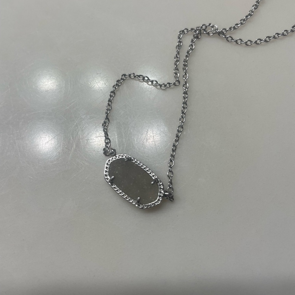 Kendra Scott necklace